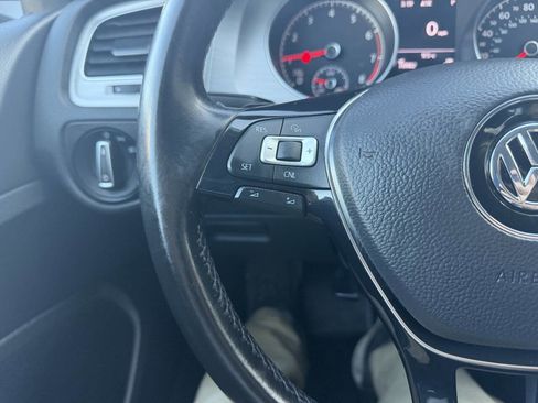 Used 2017 Volkswagen Golf S image 30