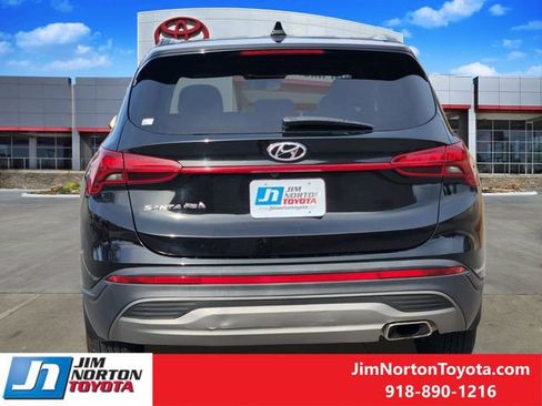 Used 2023 Hyundai Santa Fe SE image 6