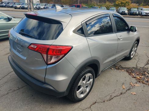 Used 2018 Honda HR-V LX image 6
