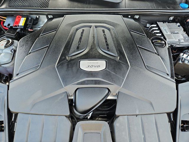 Used 2022 Porsche Cayenne Coupe AWD/4WD image 24