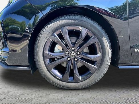 Used 2021 Toyota Sienna XSE w/ XSE Plus Package FWD image 25