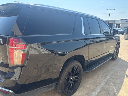 Used 2021 Chevrolet Suburban LT AWD/4WD image 5