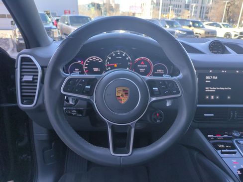 Used 2021 Porsche Cayenne Coupe image 17