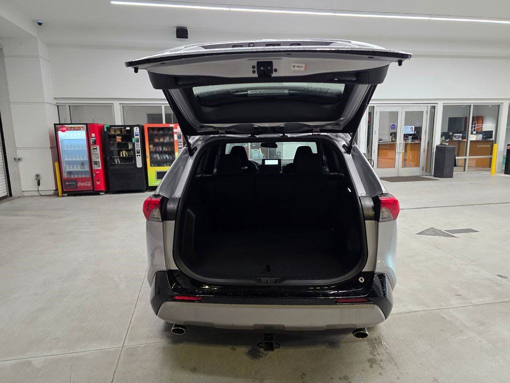 Used 2024 Toyota RAV4 SE AWD/4WD image 36