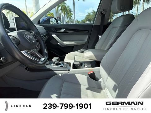 Used 2019 Audi Q5 2.0T Premium Plus w/ Premium Plus Package AWD/4WD image 12