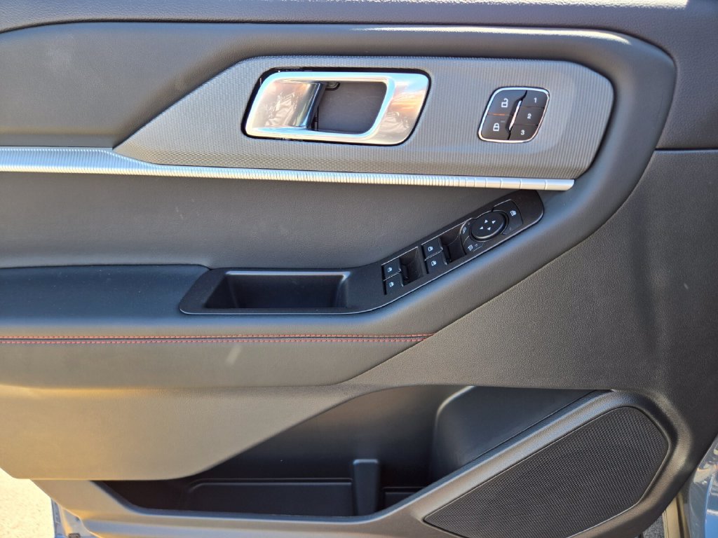 New 2027 Ford Explorer ST-Line w/ Premium Package RWD image 17