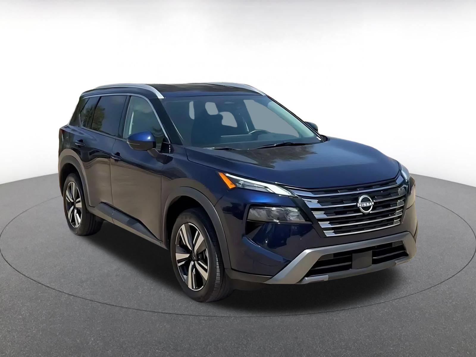 Used 2026 Nissan Rogue SL FWD image 3
