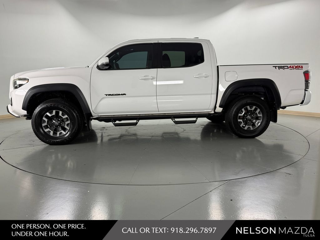 Used 2020 Toyota Tacoma TRD Off-Road w/ TRD Premium Off Road Package AWD/4WD image 9