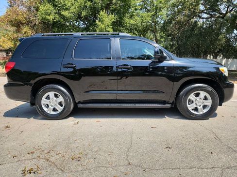Used 2013 Toyota Sequoia SR5 w/ Premium Pkg RWD image 8
