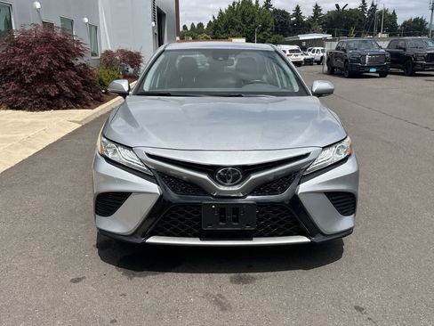 Used 2020 Toyota Camry XSE FWD image 8