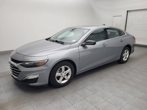 Used 2023 Chevrolet Malibu LS FWD image 2