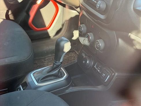 Used 2020 Jeep Renegade Sport image 14