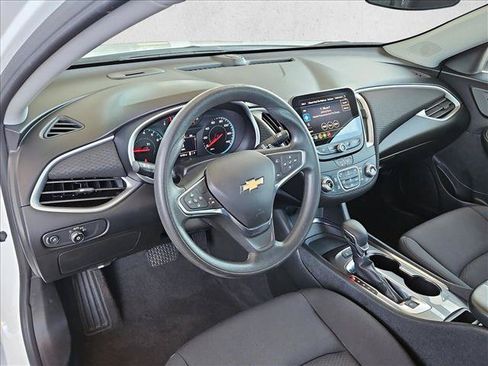 Used 2024 Chevrolet Malibu LT FWD image 9