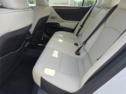 New 2025 Lexus ES 350 w/ Premium Package image 17