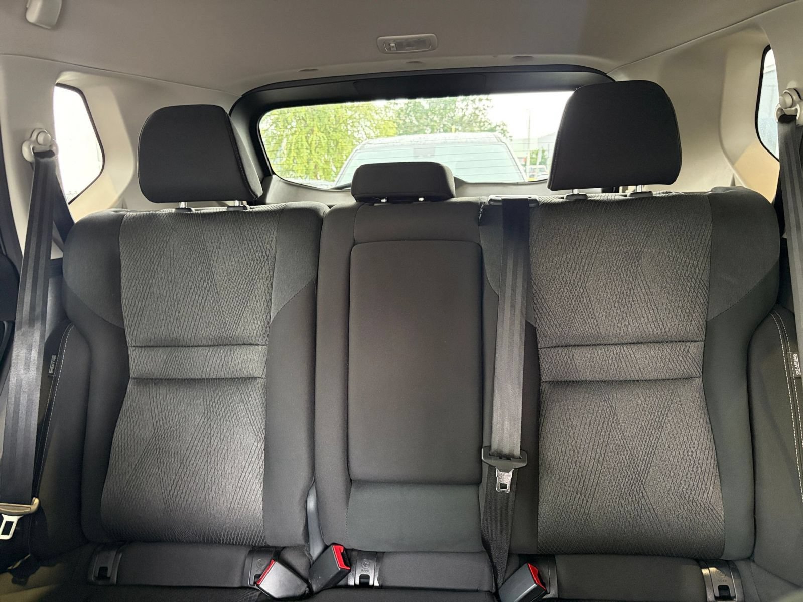 Used 2025 Nissan Rogue SV AWD/4WD image 38