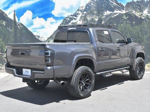 Used 2019 Toyota Tacoma TRD Sport w/ Technology Package AWD/4WD image 3