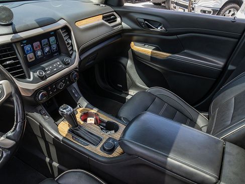 Used 2019 GMC Acadia Denali w/ Technology Package FWD image 16
