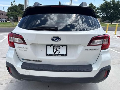 Used 2018 Subaru Outback 2.5i Premium AWD/4WD image 14