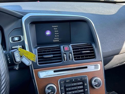 Used 2017 Volvo XC60 T5 Inscription image 6