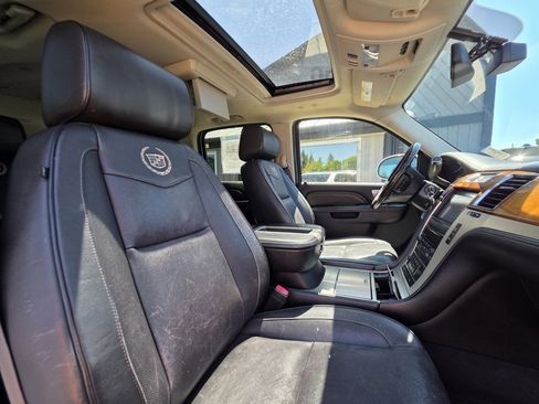 Used 2012 Cadillac Escalade ESV Platinum image 15