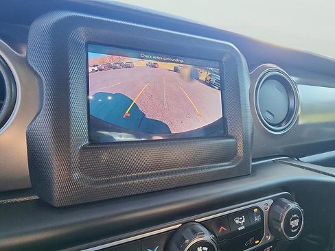 Used 2023 Jeep Wrangler Sport image 22