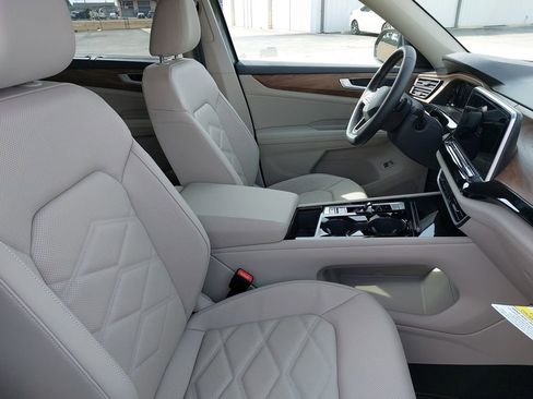 New 2026 Volkswagen Atlas SE FWD image 10