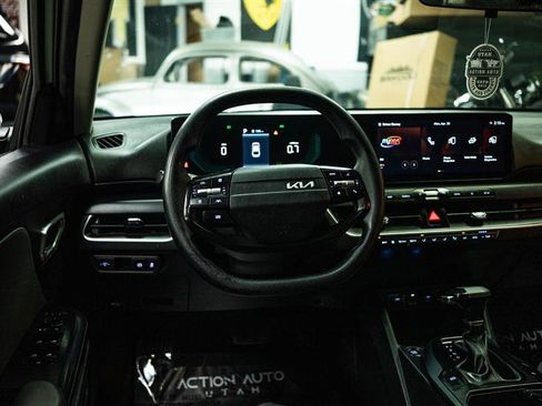 Used 2025 Kia K4 LXS image 14