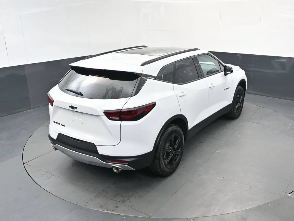 New 2026 Chevrolet Blazer LT w/ Midnight/Sport Edition AWD/4WD image 21