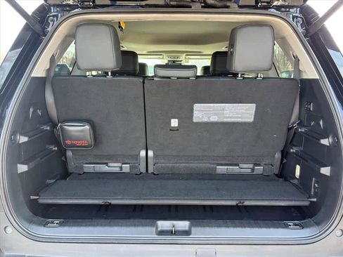 Used 2023 Toyota Sequoia Limited image 28