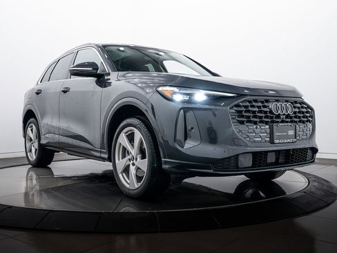 Certified 2025 Audi Q5 Premium Plus w/ Premium Plus image 1