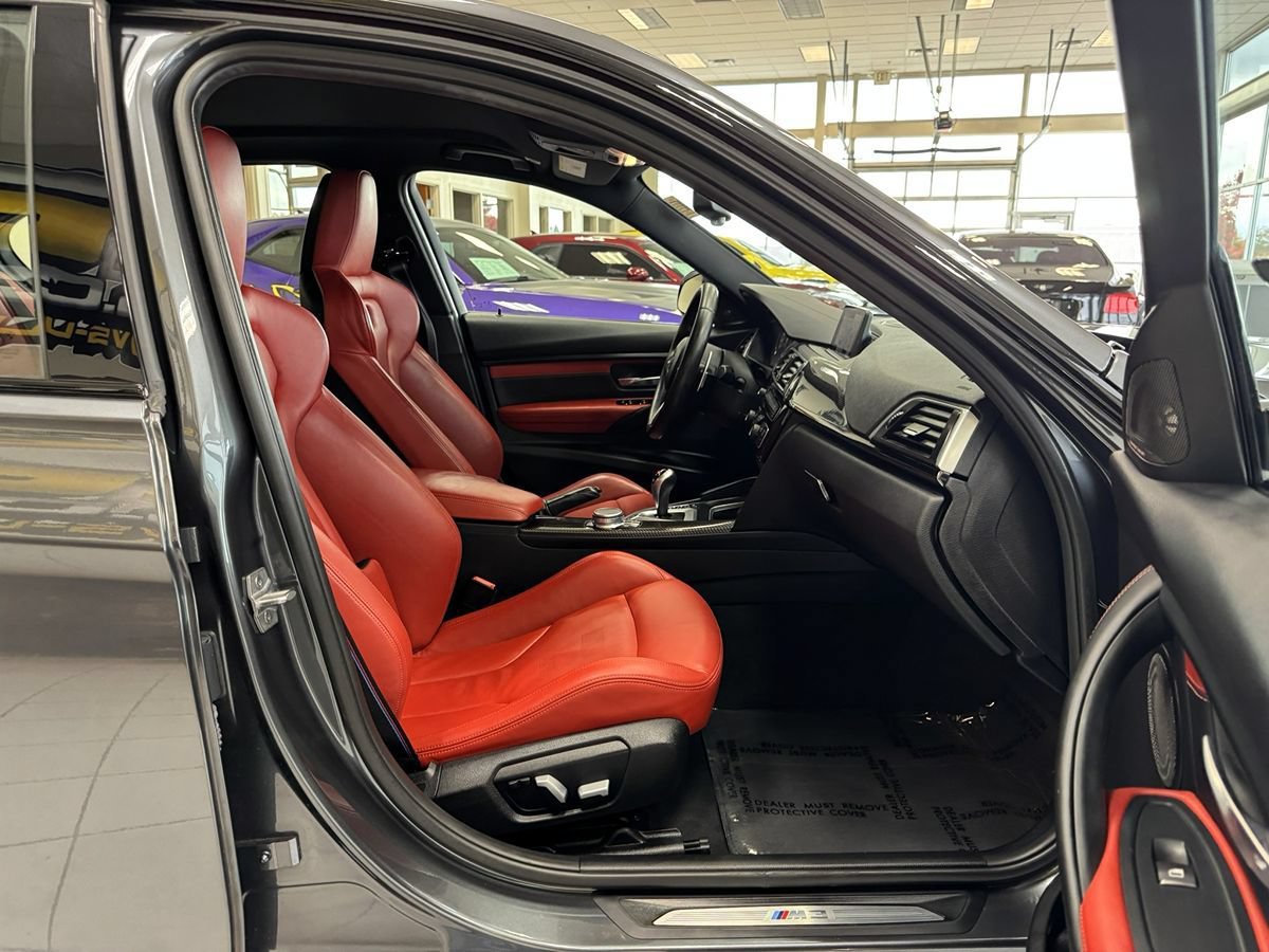 Used 2018 BMW M3 RWD image 21