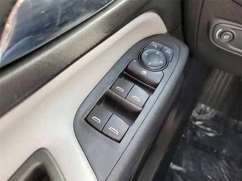 Certified 2021 Chevrolet Equinox LS w/ LS Convenience Package image 22