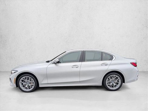 Used 2025 BMW 330i xDrive Sedan w/ Convenience Package image 9