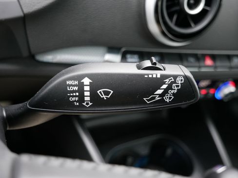 Used 2016 Audi A3 e-tron Premium Plus w/ Premium Plus Package FWD image 31