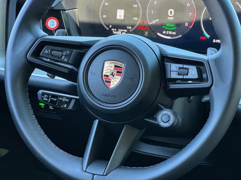 Certified 2025 Porsche Cayenne E-Hybrid AWD/4WD image 24