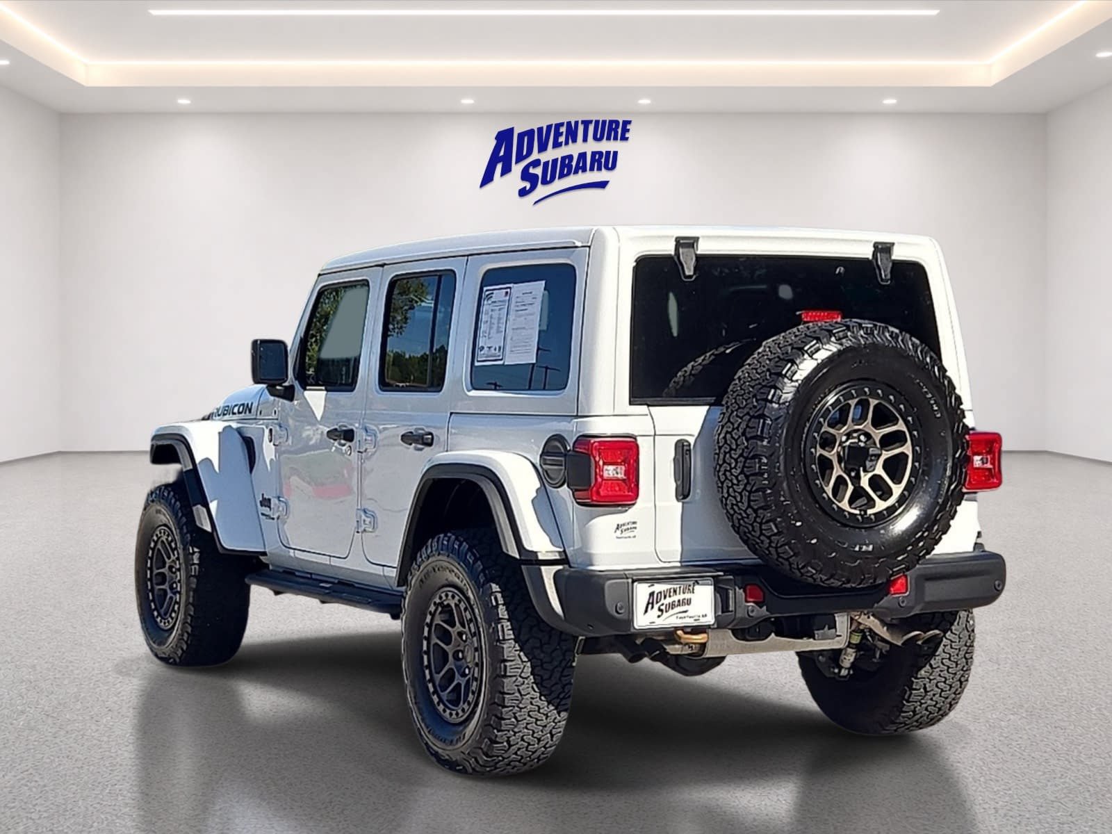 Used 2022 Jeep Wrangler Unlimited Rubicon w/ Xtreme Recon 35" Tire Package AWD/4WD image 5
