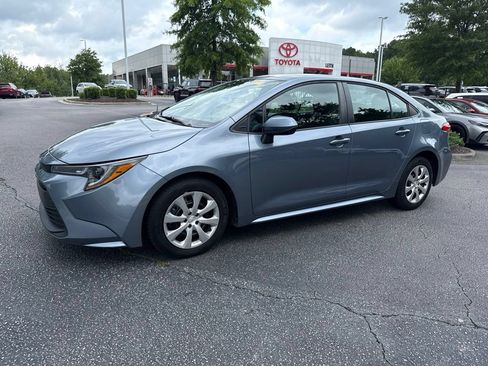 Used 2023 Toyota Corolla LE FWD image 2