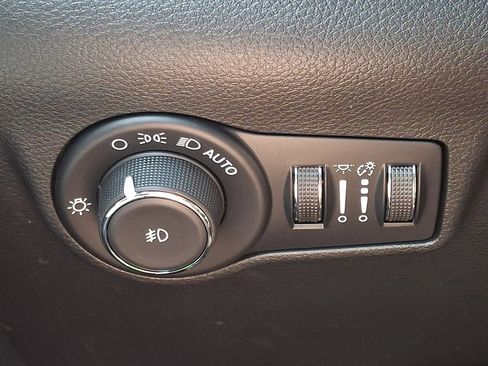 Used 2022 Jeep Compass Latitude w/ Convenience Group AWD/4WD image 24