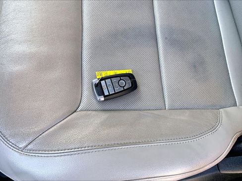 Used 2020 Ford Explorer Limited RWD image 15