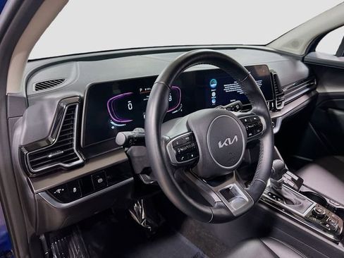 Certified 2025 Kia Sportage EX image 9