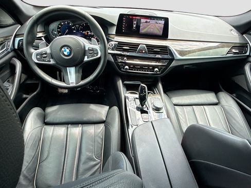 Used 2019 BMW 530i w/ M Sport Package RWD image 16