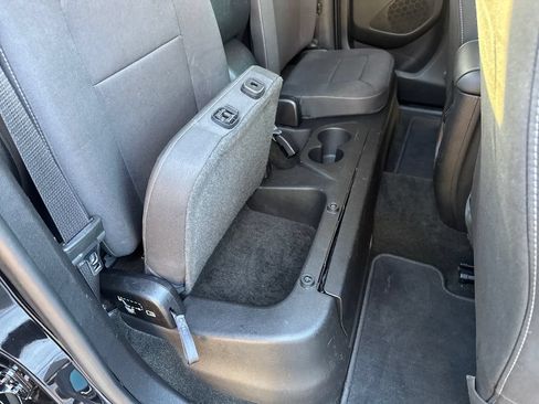 Used 2017 Chevrolet Colorado LT RWD image 50
