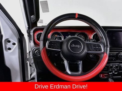 Used 2023 Jeep Wrangler Unlimited Rubicon AWD/4WD image 11