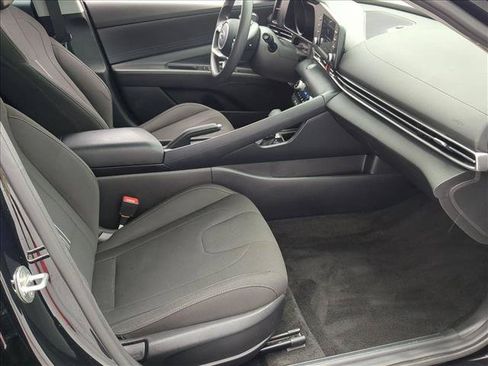 Used 2022 Hyundai Elantra SEL FWD image 17
