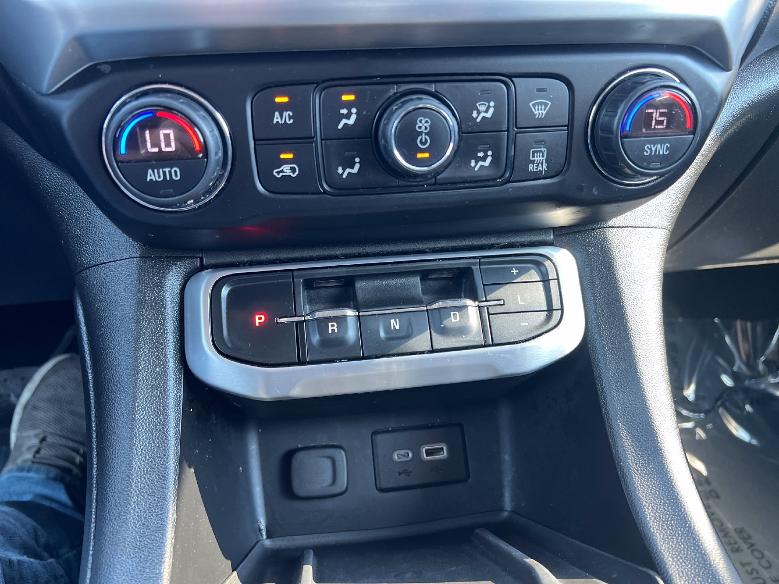 Used 2021 GMC Acadia SLE w/ Driver Convenience Package AWD/4WD image 14