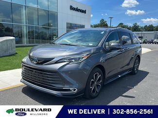 Used 2025 Toyota Sienna Platinum AWD/4WD video 1