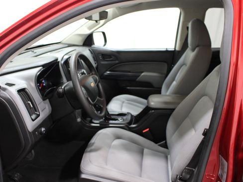 Used 2021 Chevrolet Colorado W/T RWD image 3