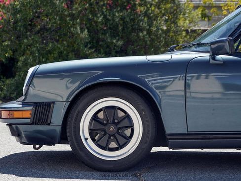 Used 1987 Porsche 911 Carrera RWD image 4