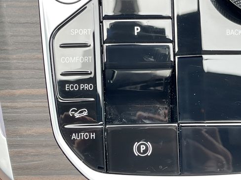 Used 2026 BMW X5 xDrive40i image 9