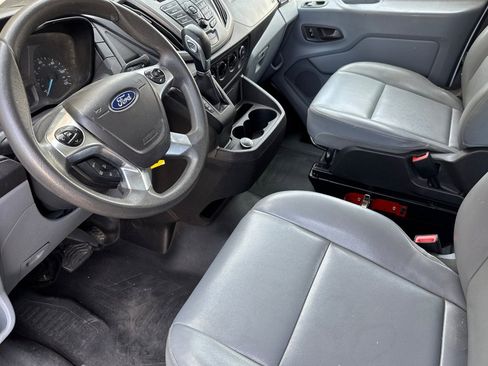 Used 2018 Ford Transit 350 XL image 10